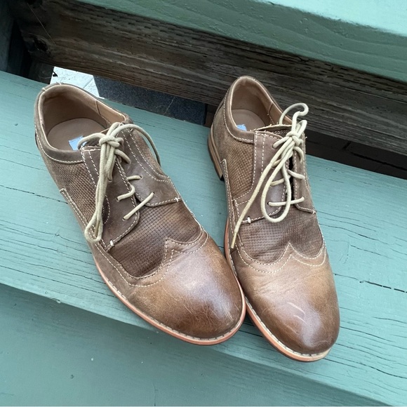 Steve Madden Two-Tone Brown Oxfords - Picture 1 of 16